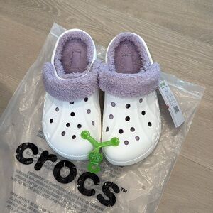 BNWT Crocs Baya lined fuzz strap clog white/lavender
